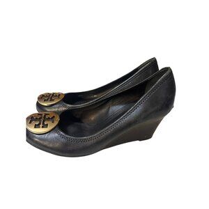 Tory Burch Black Leather Wedge Shoes With Gold Logo Medallion Size 7